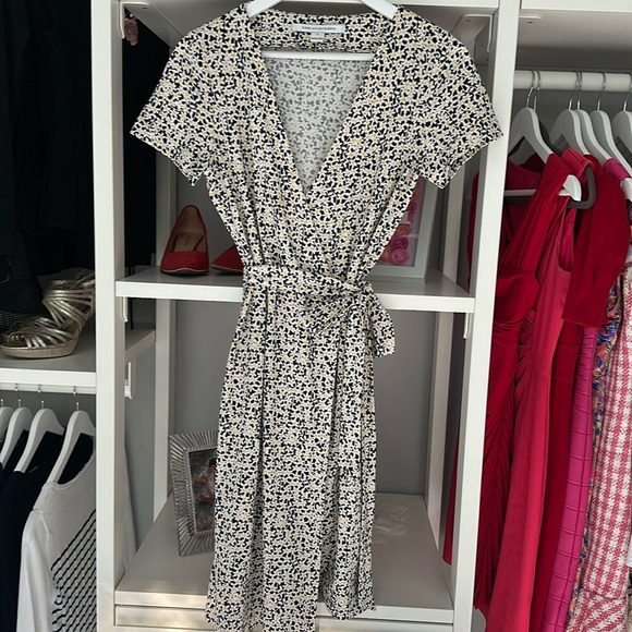 DVF Silk Cotton Blend White Daffodil 🌼 Classic Wrap Dress - Picture 9 of 9